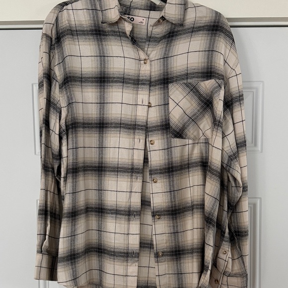 SO Women's Plaid Oversized Button Down Shirt - Black and Cream - Picture 5 of 5